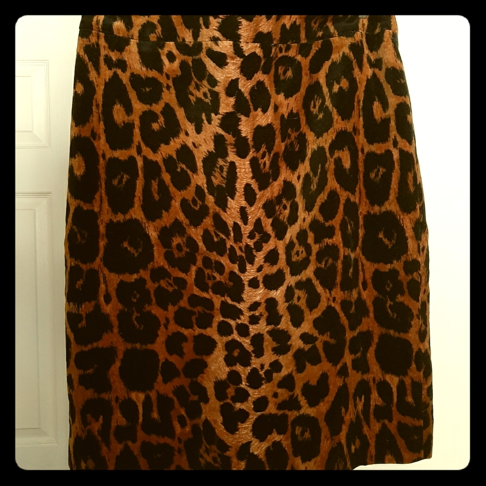 Leopard print velvet skirt